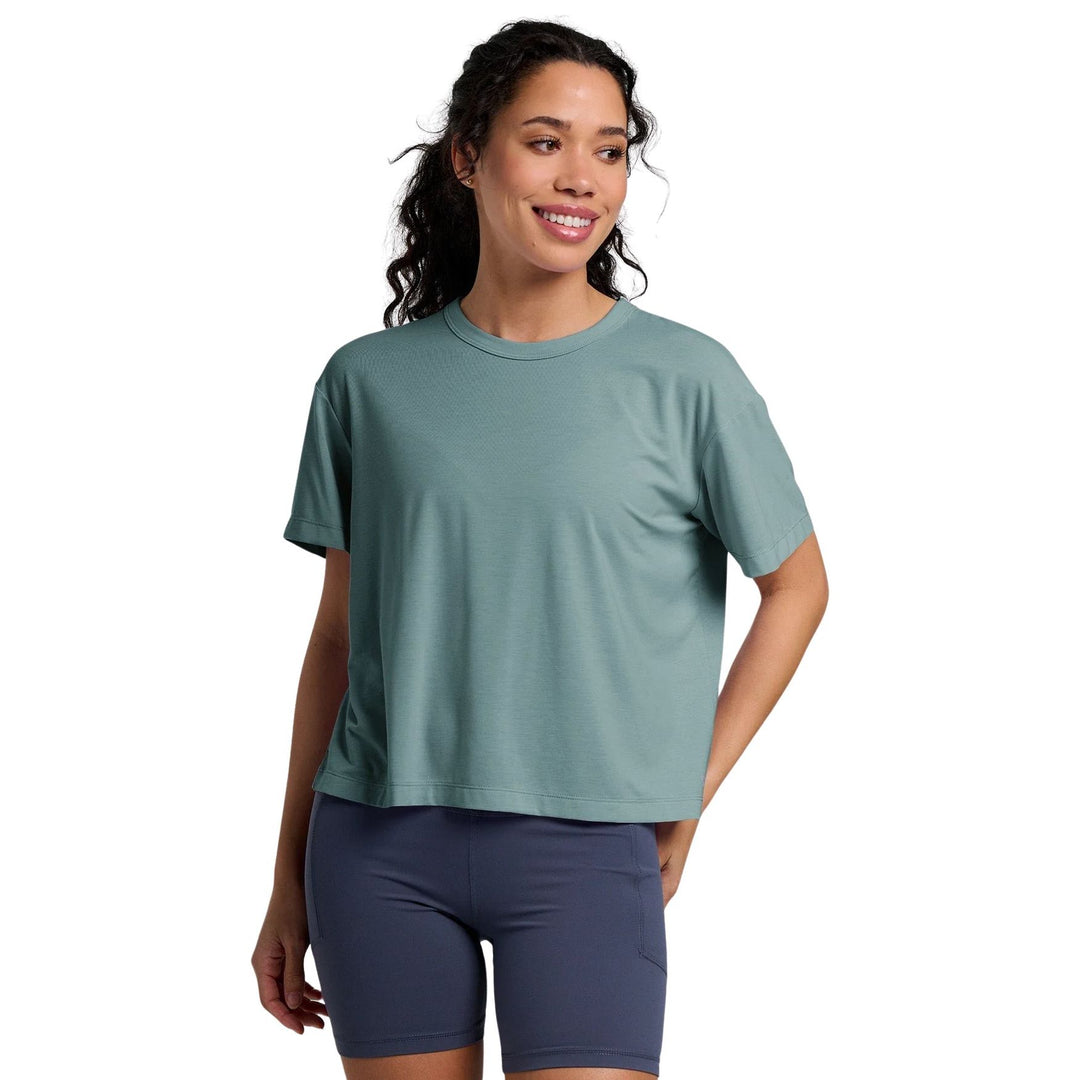 Free Fly Women's Elevate Lightweight Tee Stormy Sea Image 01