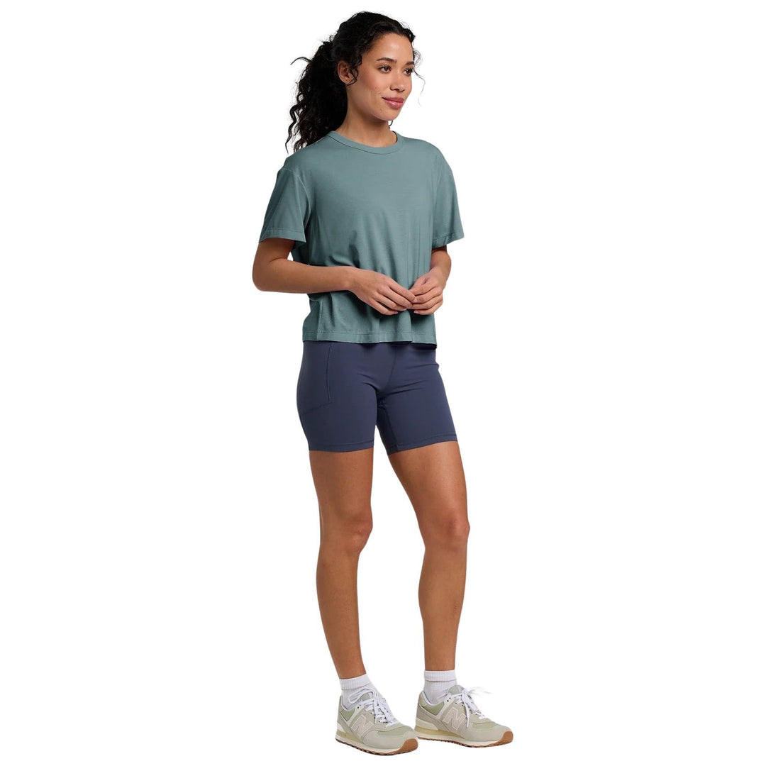 Free Fly Women's Elevate Lightweight Tee Stormy Sea Image 03
