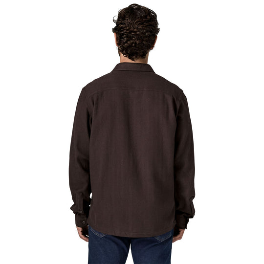 Patagonia Men's Fjord Flannel Shirt Mirror Weave: Den Brown Image 04