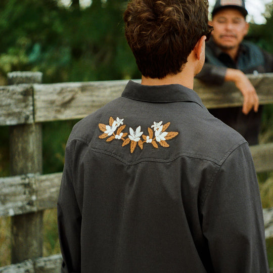 Howler Brothers Crosscut Deluxe Longsleeve Orange Blossoms : Antique Black Image 09